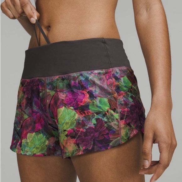 Lululemon Speed Up Floral Short 4" Lined Womens Size 2 - Picture 1 of 6
